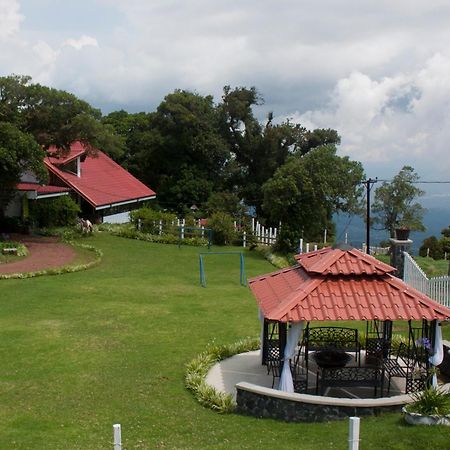 Altura Hotel Poasito Buitenkant foto