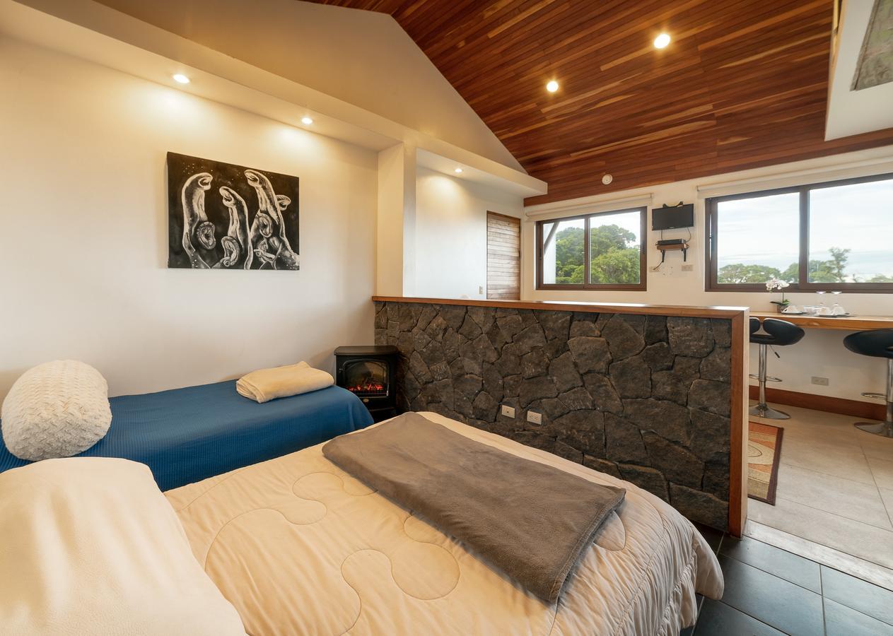 Altura Hotel Poasito Buitenkant foto
