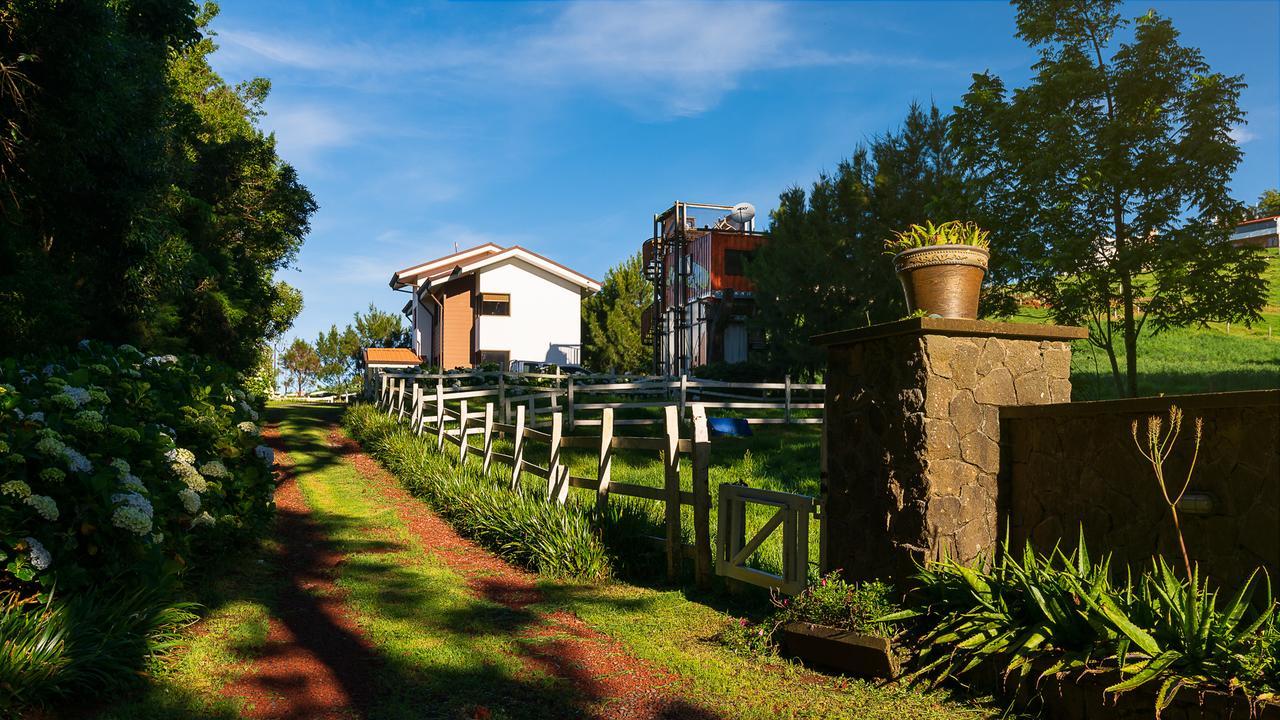 Altura Hotel Poasito Buitenkant foto